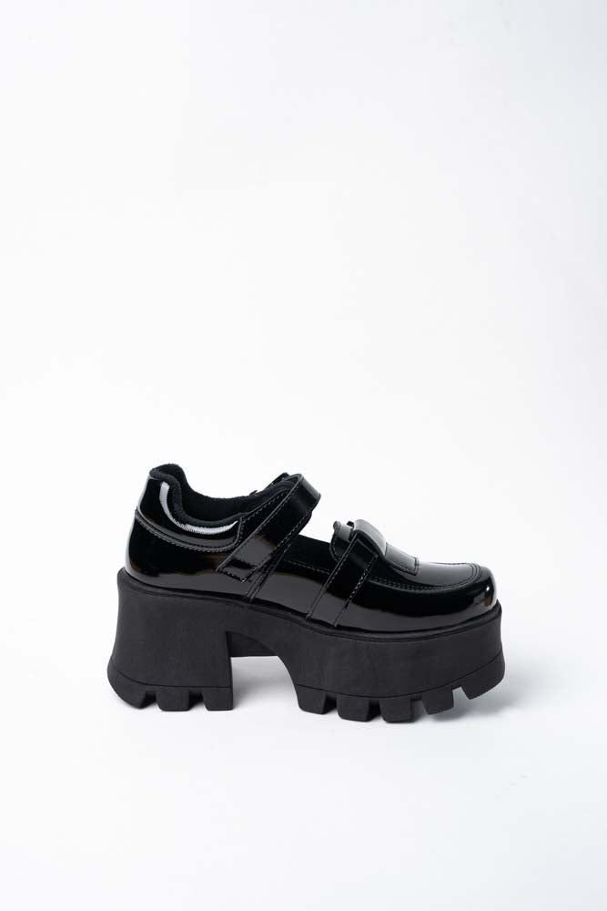 Merlina Charol Negro