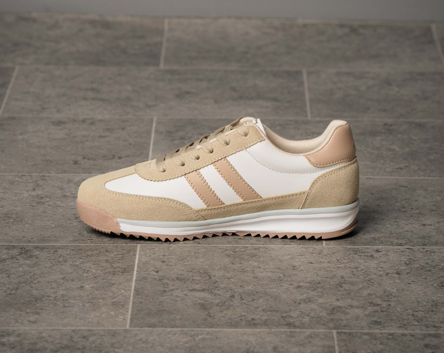 Tenis Star Camel