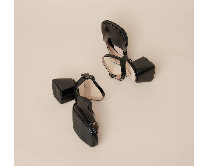 Scarlett Charol Negro