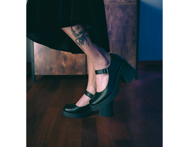 Lola Retro