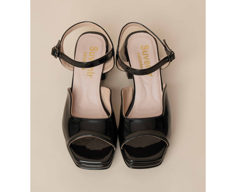 Scarlett Charol Negro