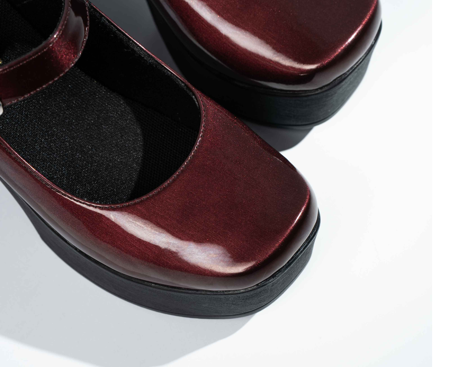 Lolita School Vino Charol