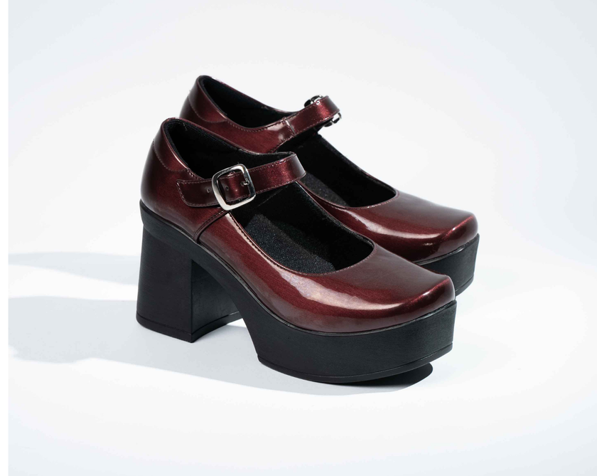 Lolita School Vino Charol