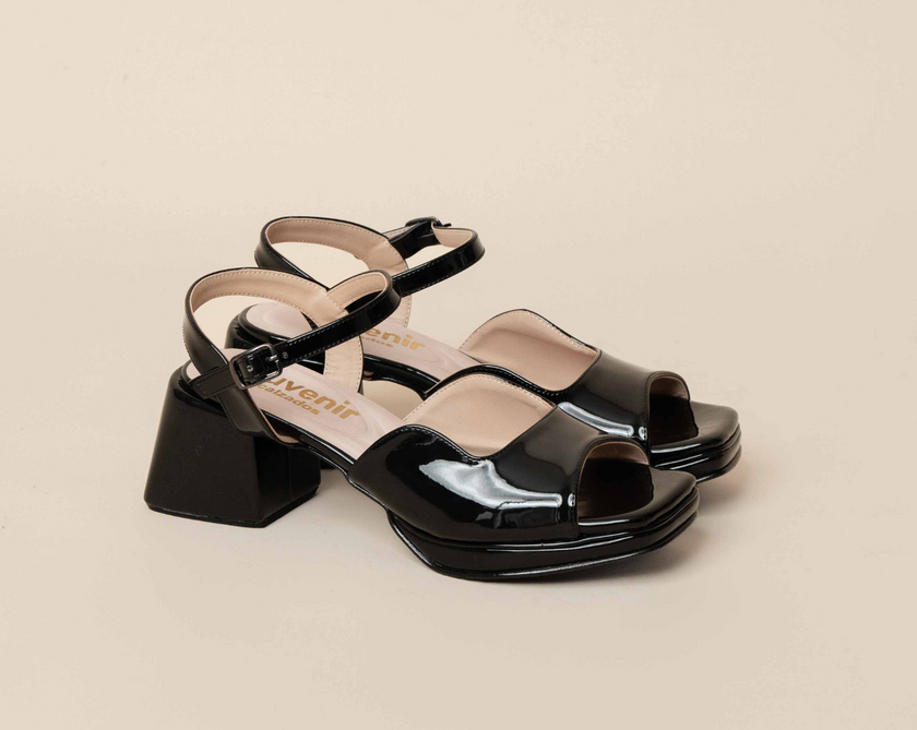 Scarlett Charol Negro