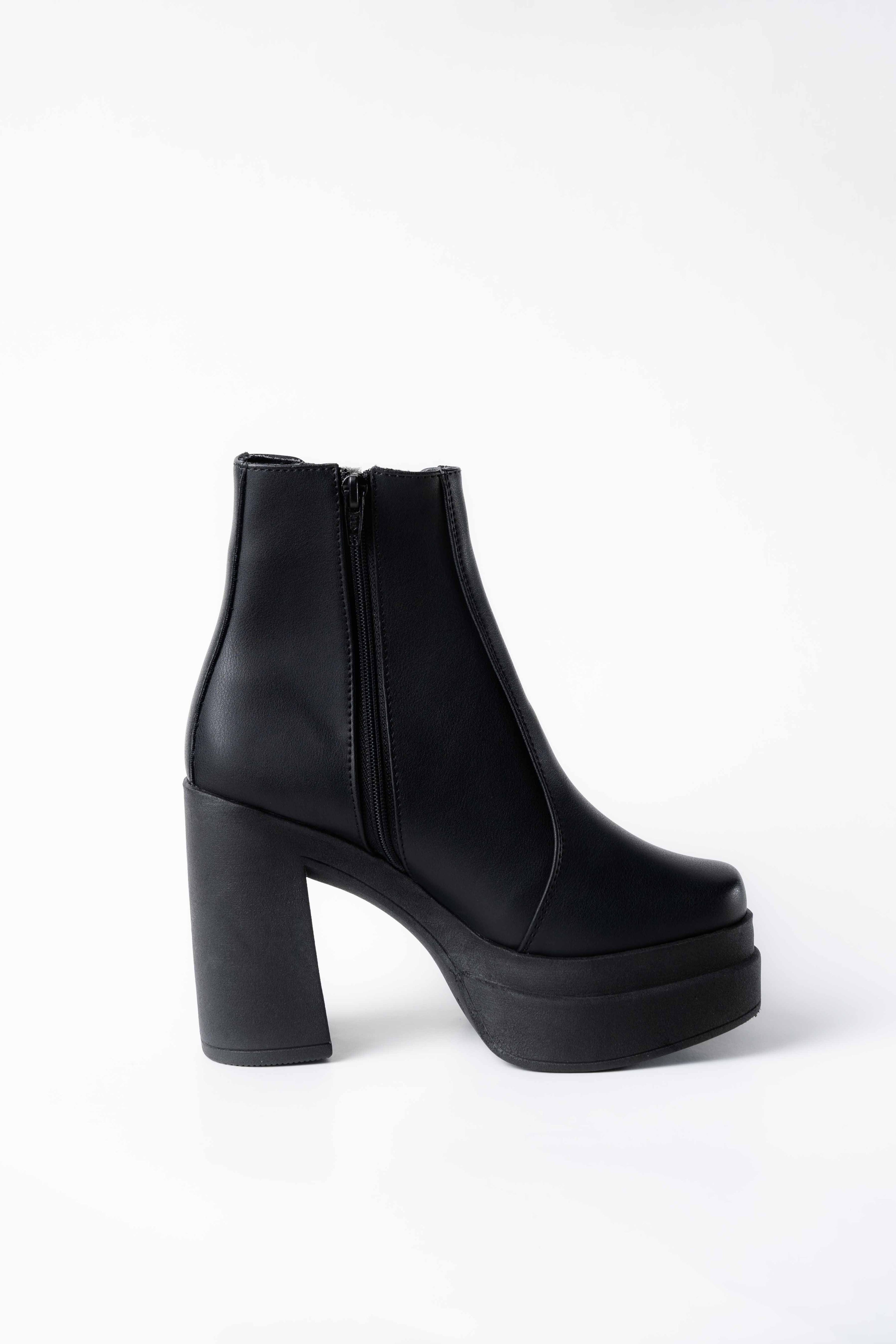 Ankle Bratz
