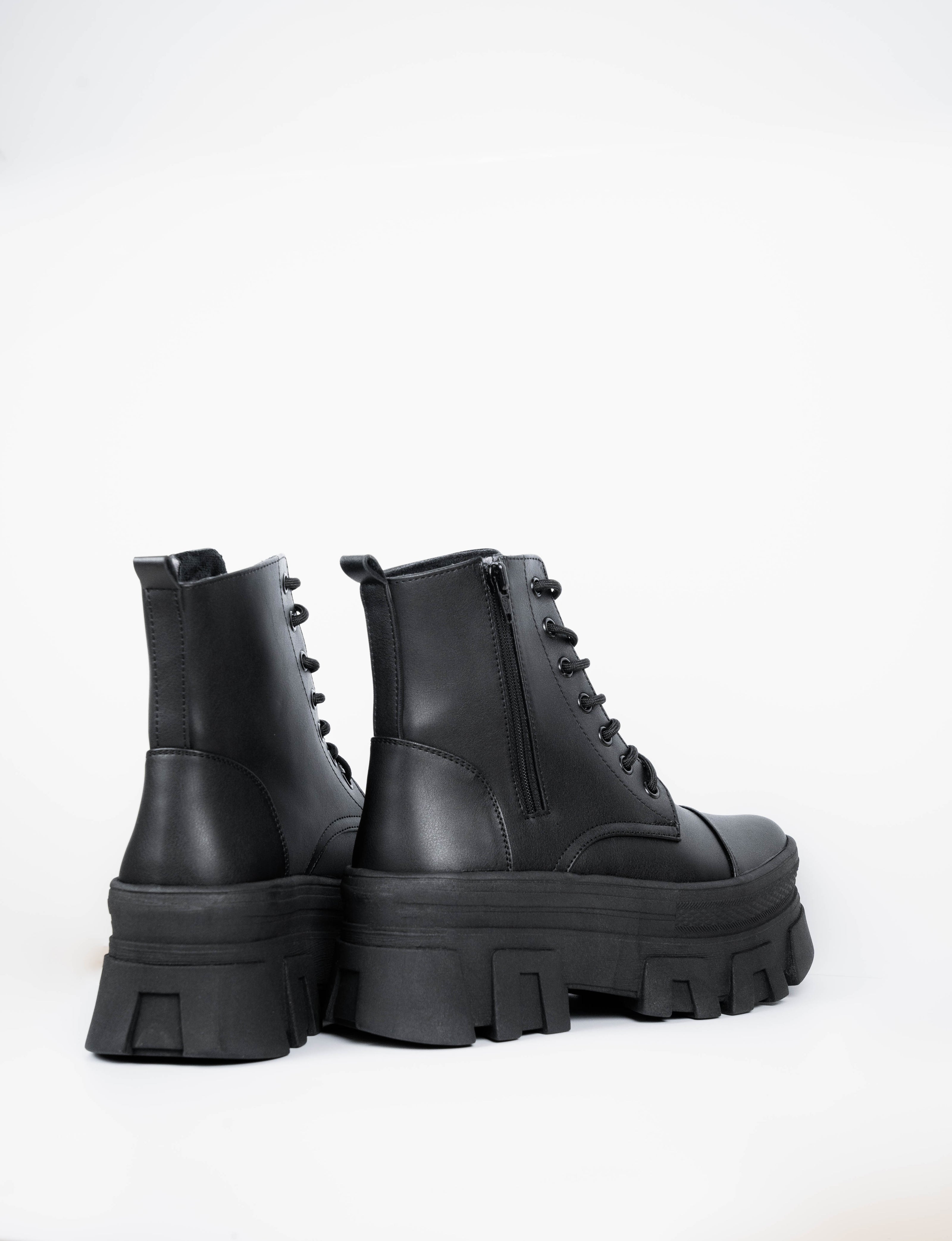 Trendy Black