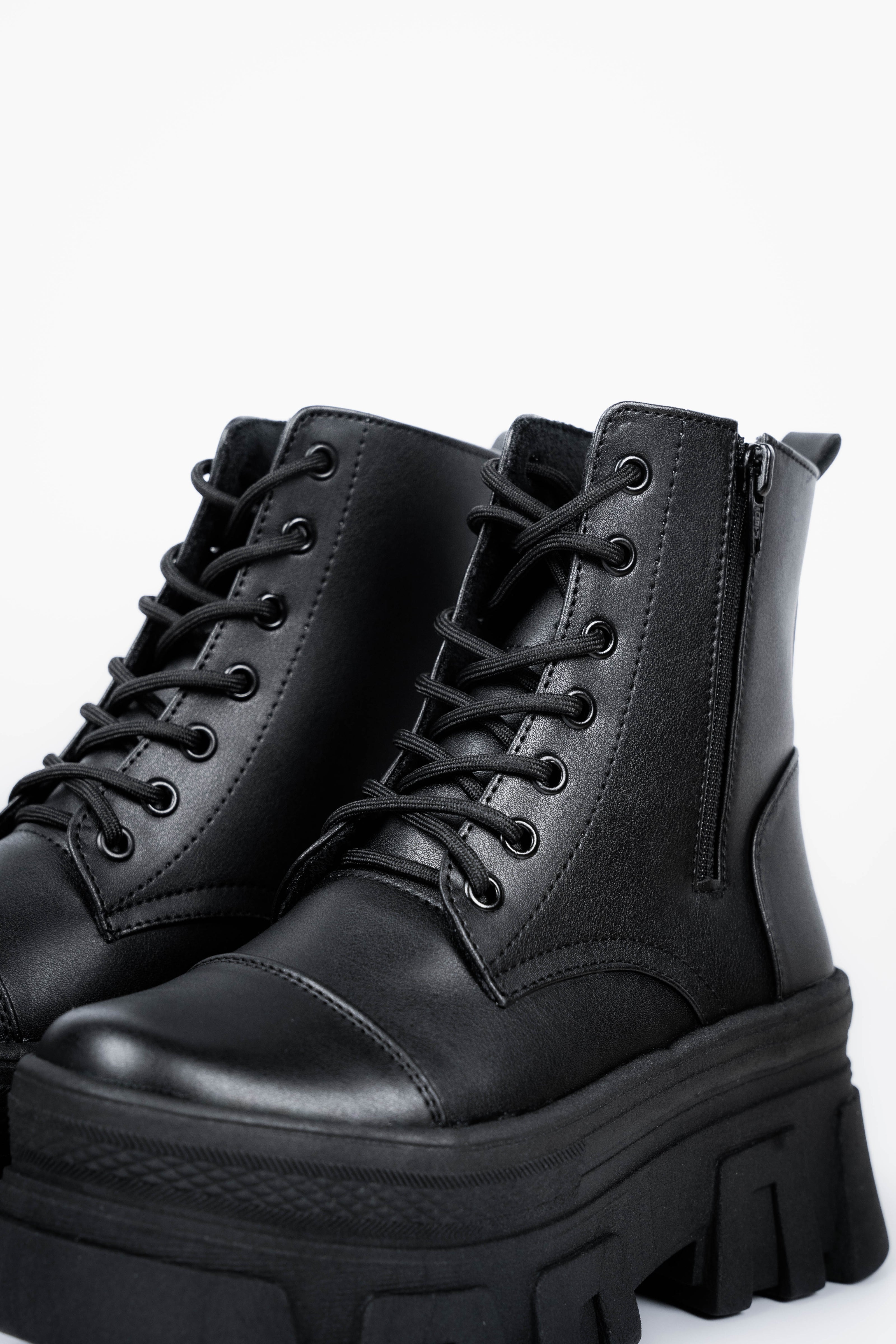 Trendy Black