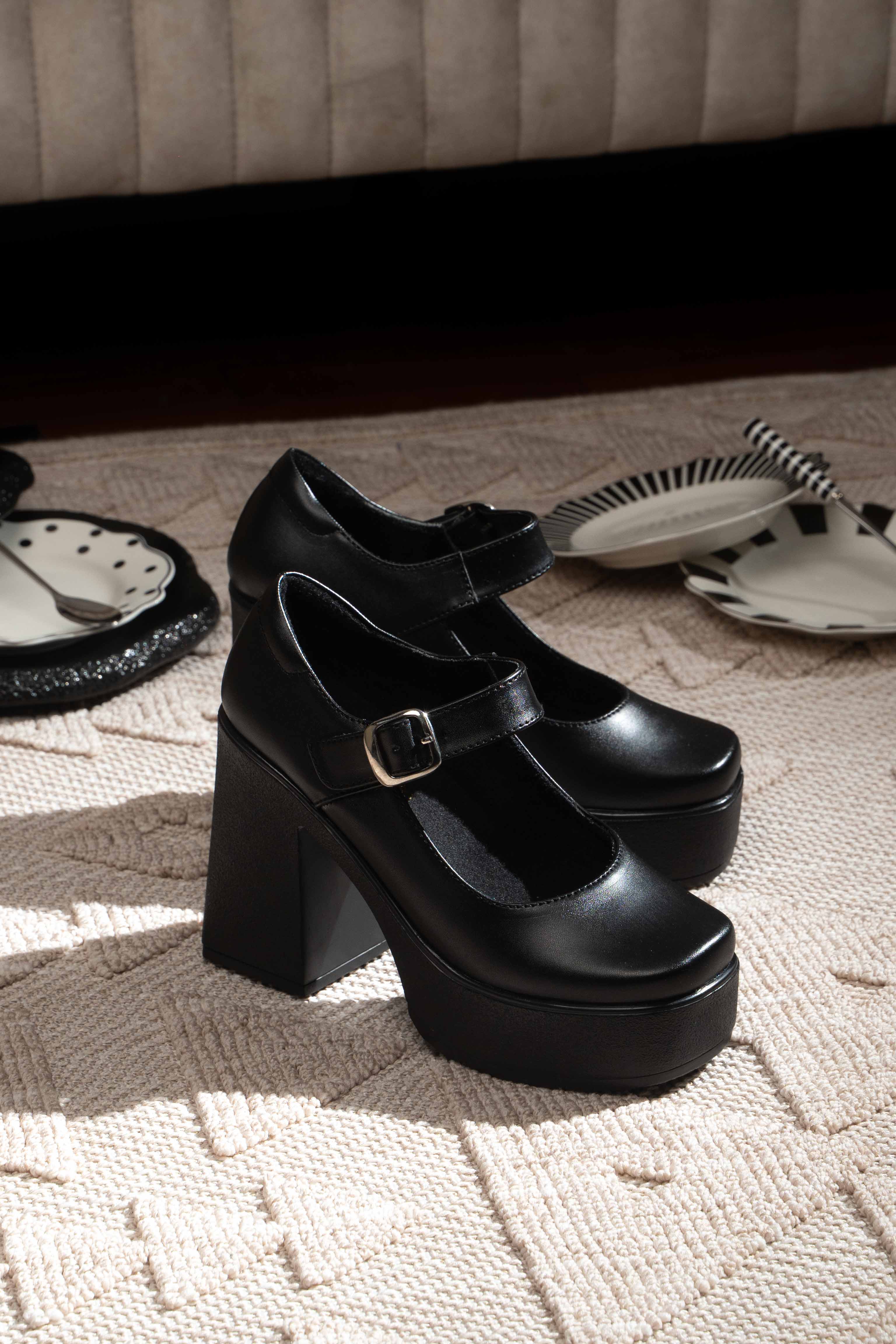 Lolita Bratz School Negro