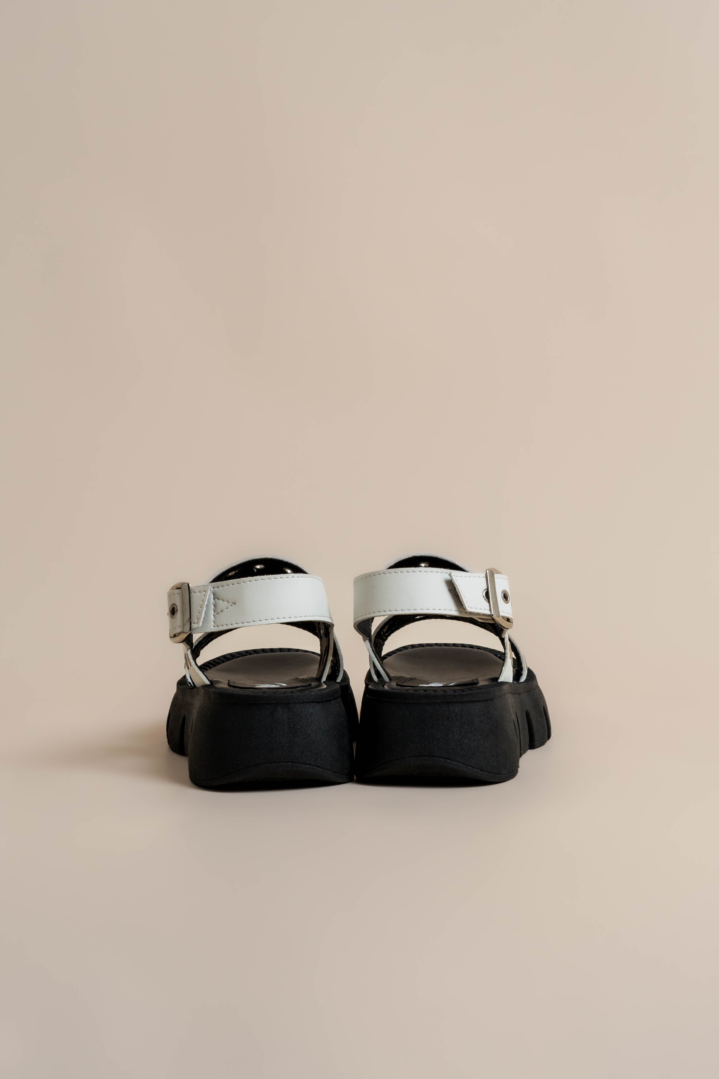 Khali Metal White (Solo 38 y 40)