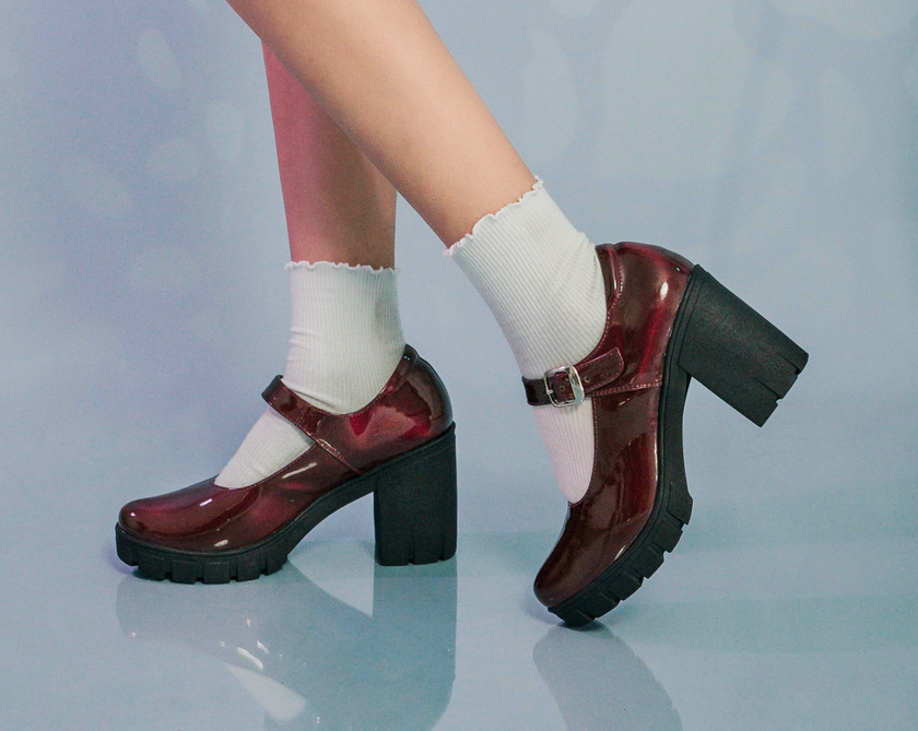 Lolita Vino Charol Traslúcido