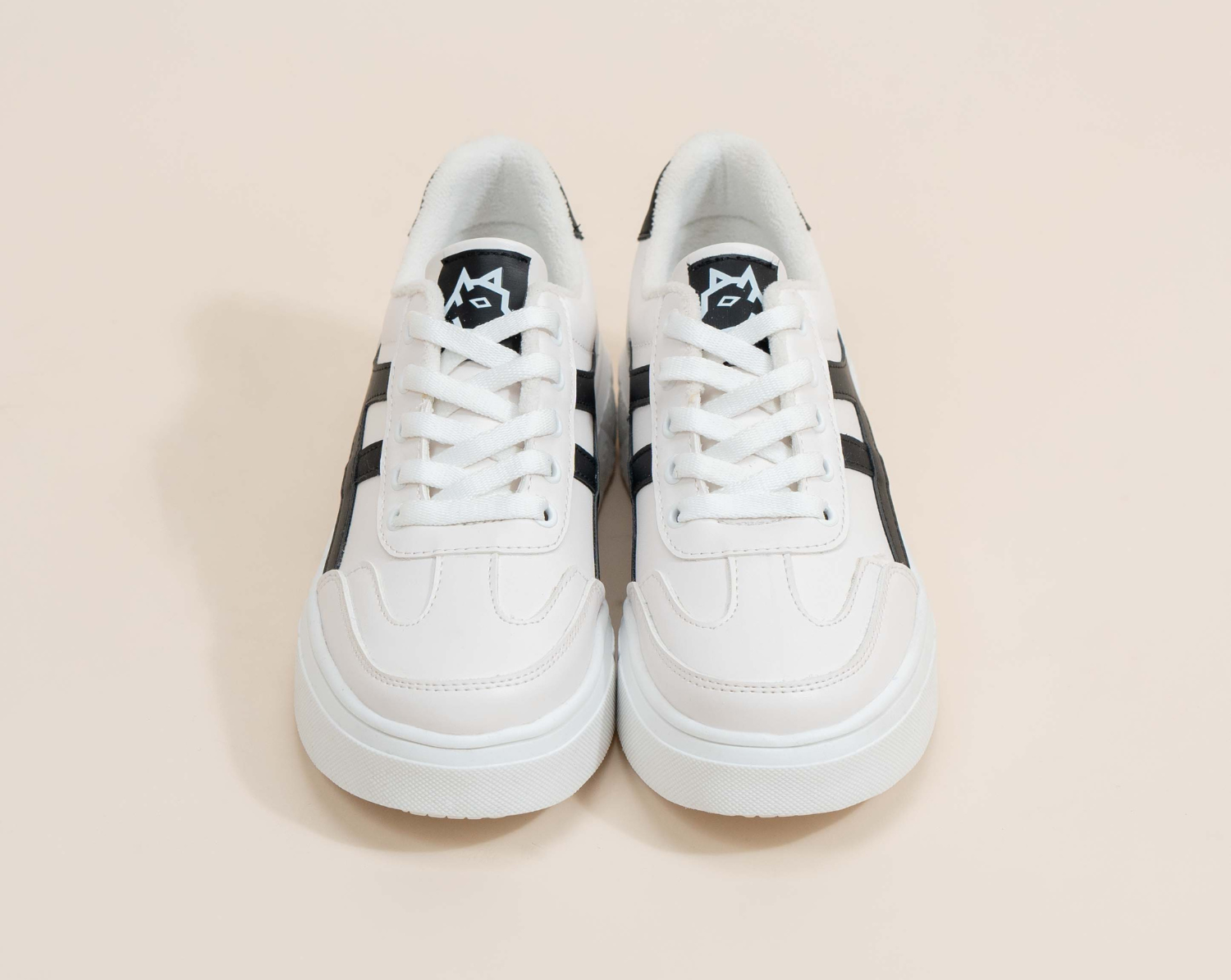 Tenis Black & White