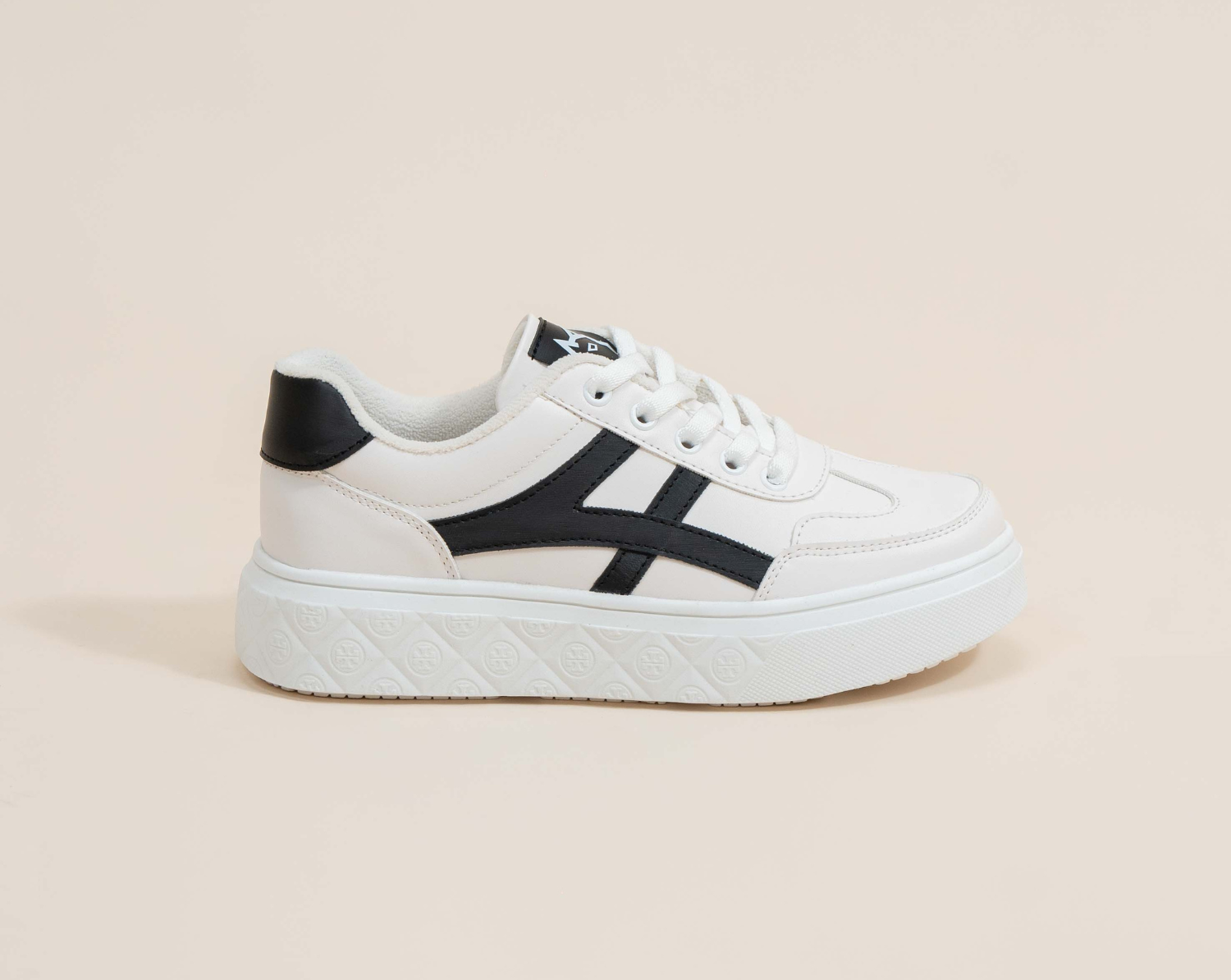 Tenis Black & White