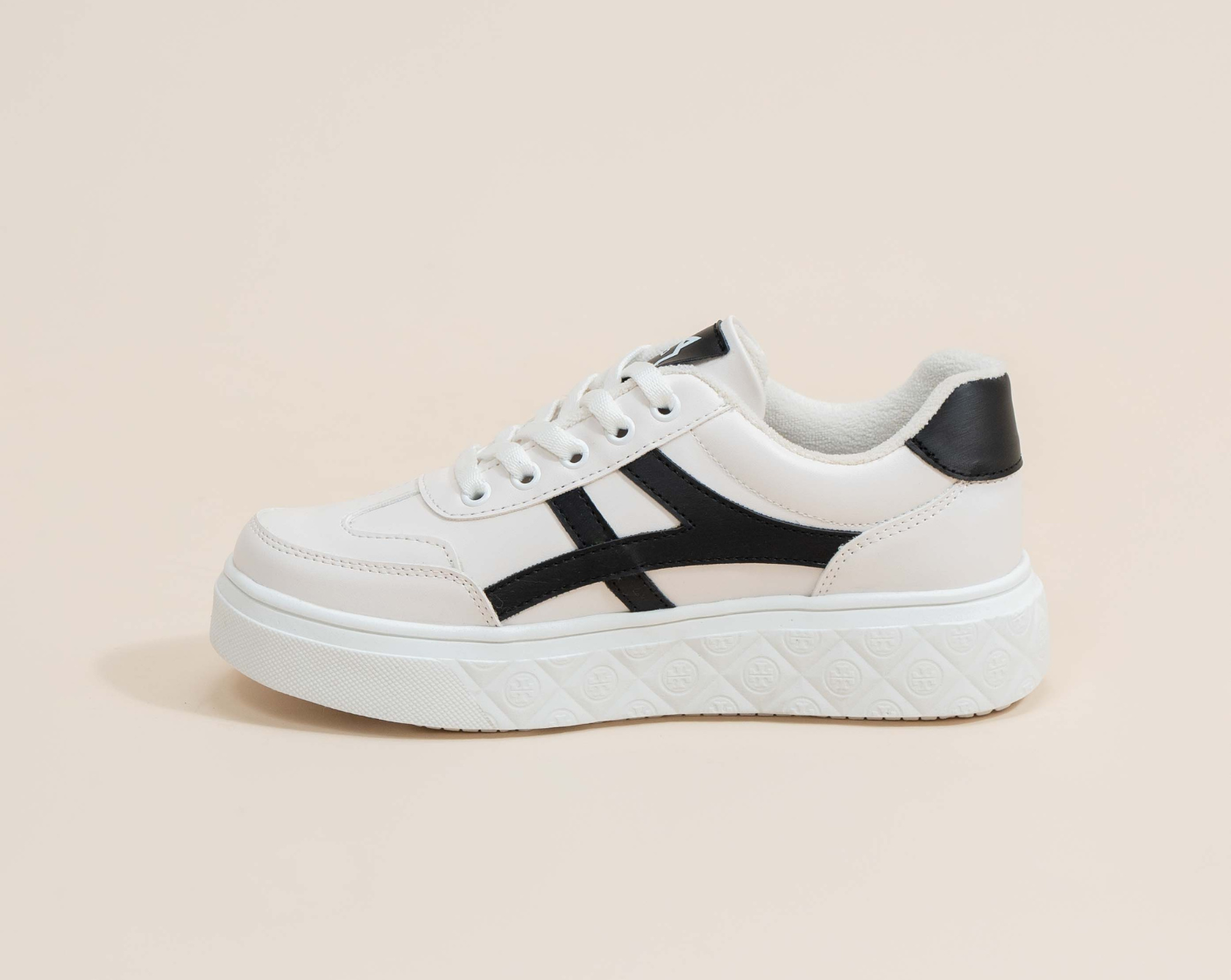 Tenis Black & White
