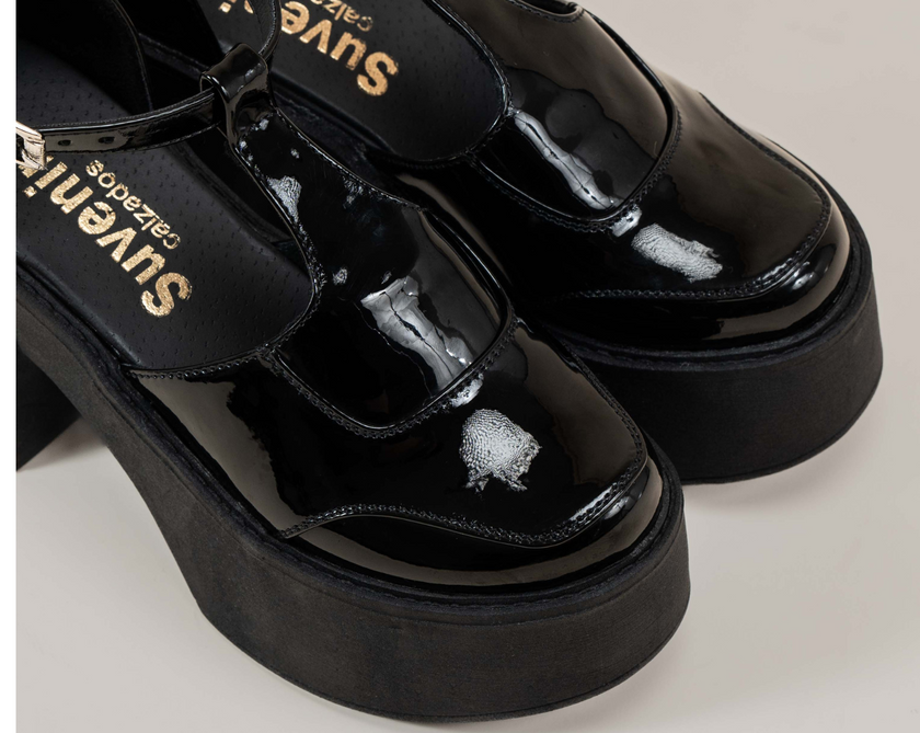 Vampyre Negro Charol