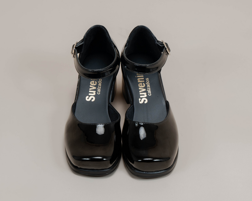 Kendall Charol Negro