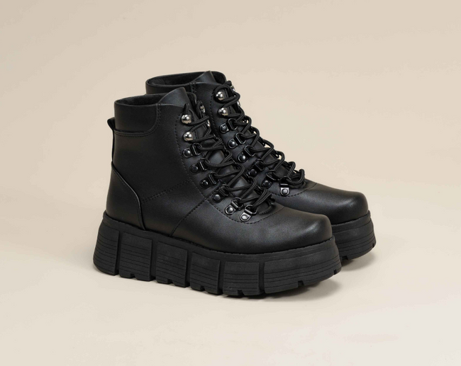 Phantom Boots