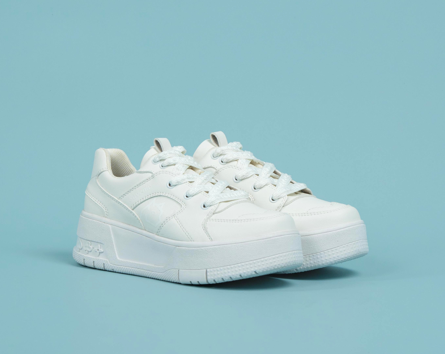 Retro Cat White