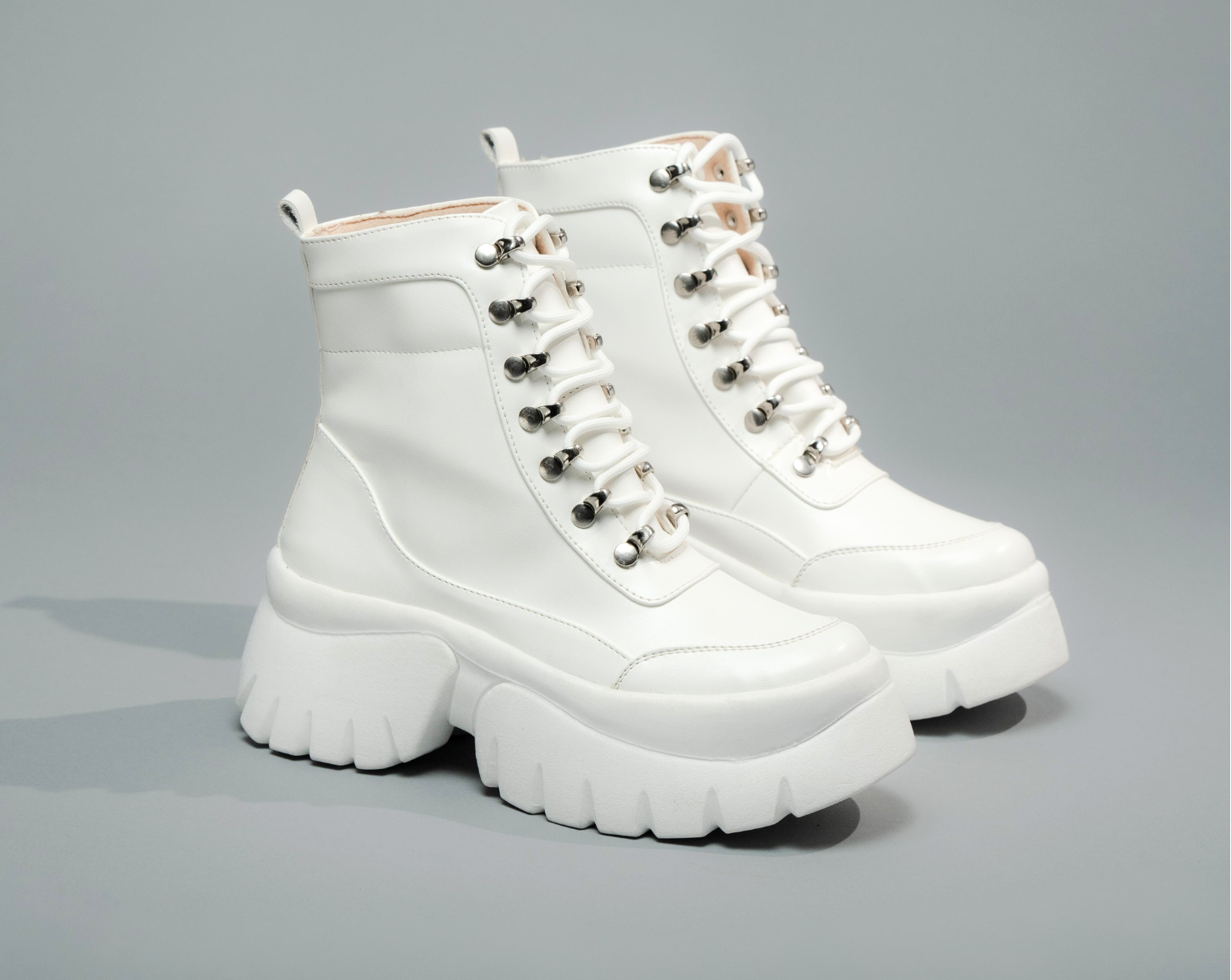Bleik White (36)