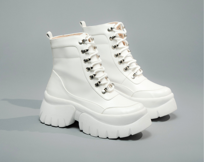 Bleik White (36)