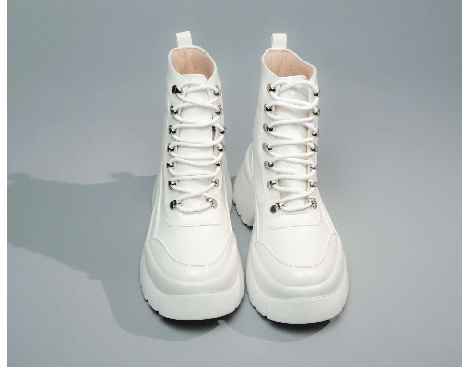 Bleik White (36)