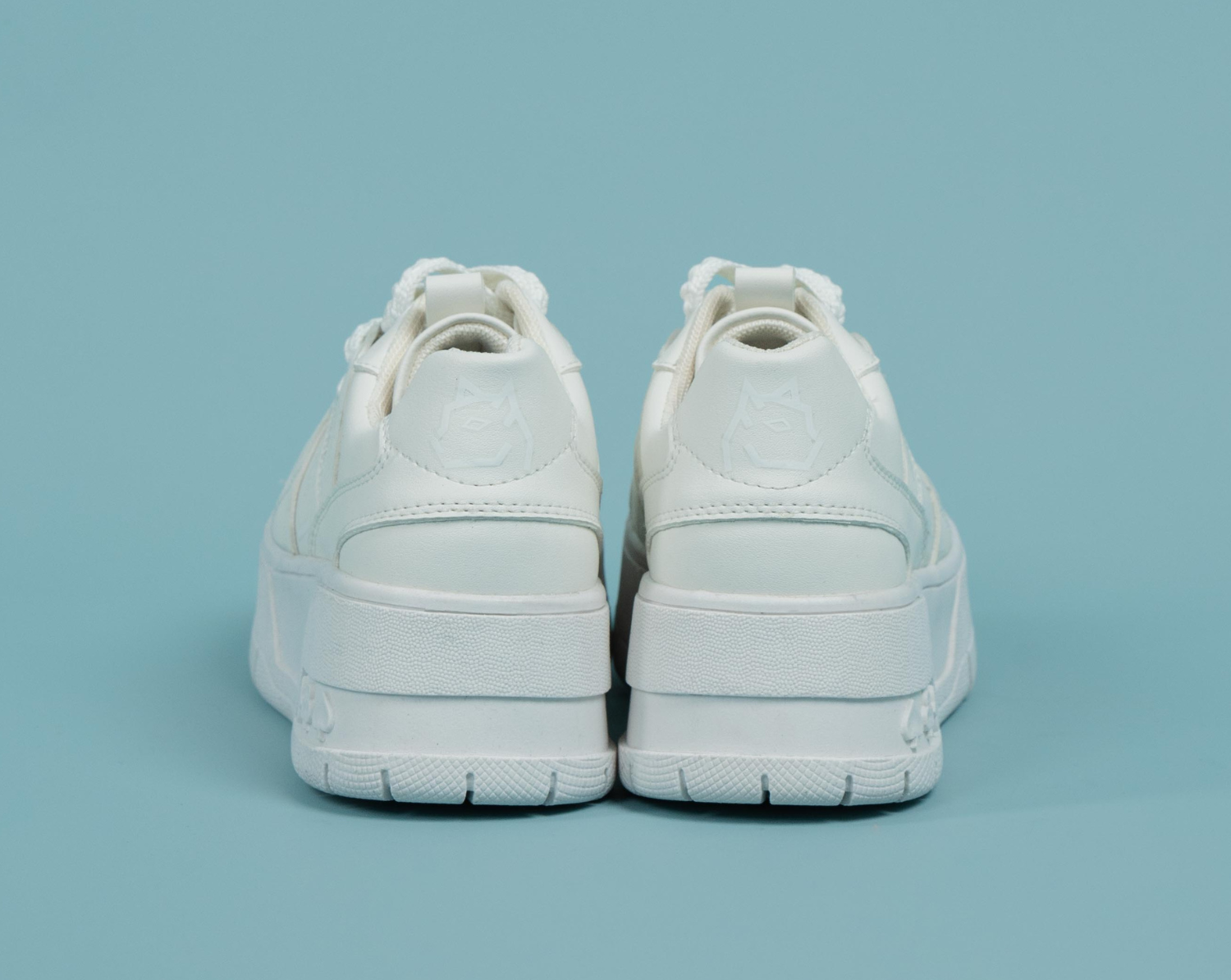 Retro Cat White
